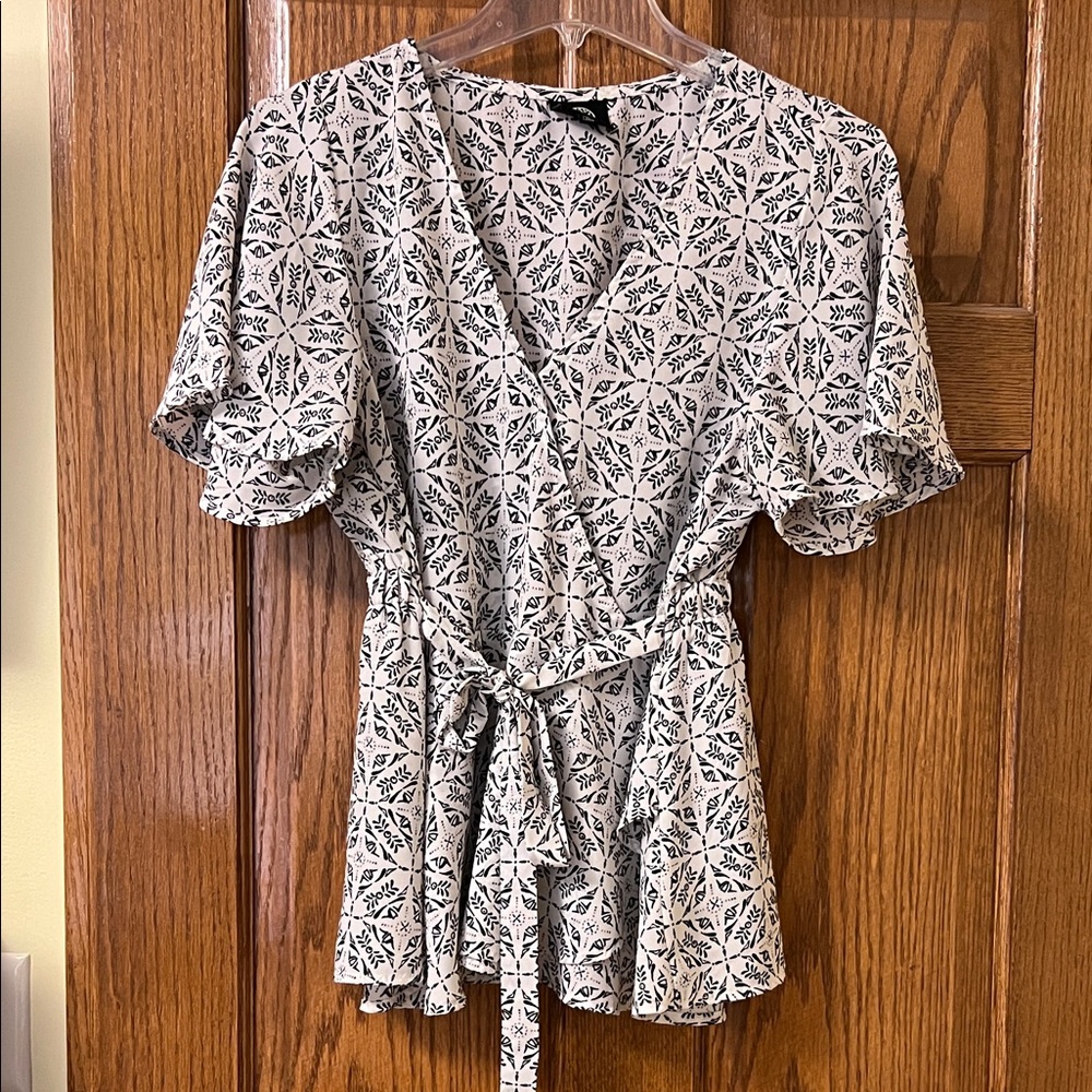 Bobeau Black and White Floral Wrap Blouse